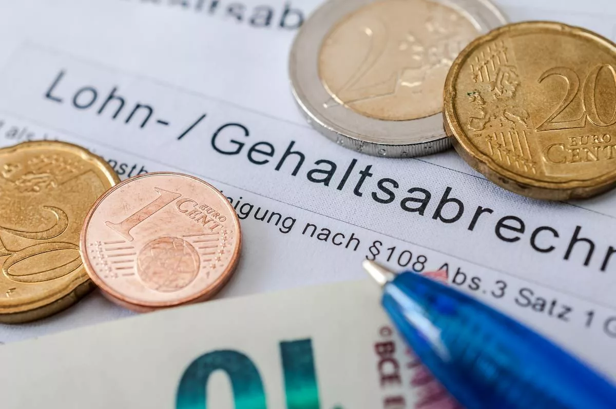 Steuererklärung in Deutschland: Mindestlohn zur Existenzsicherung und Verhinderung von Lohndumping