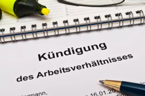 Es gibt verschiedene Verfahren, die bei der Kündigung eines Arbeitsvertrages wichtig sind.