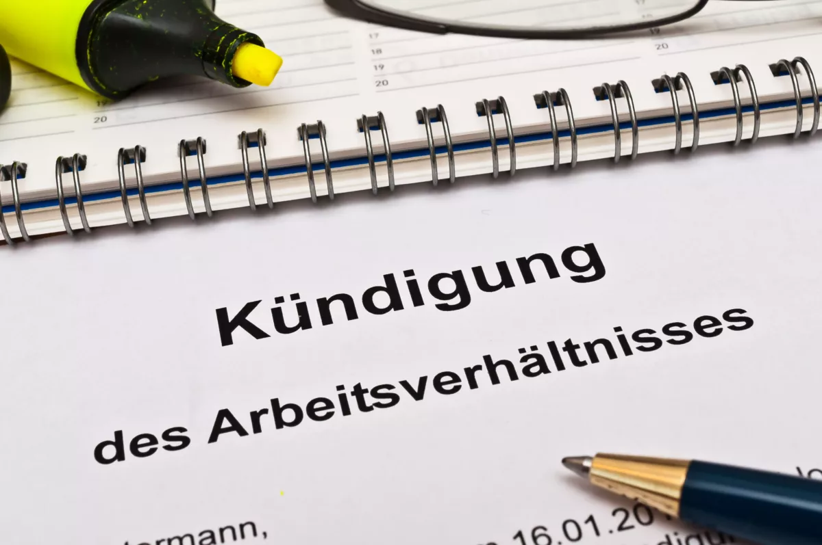 Es gibt verschiedene Verfahren, die bei der Kündigung eines Arbeitsvertrages wichtig sind.