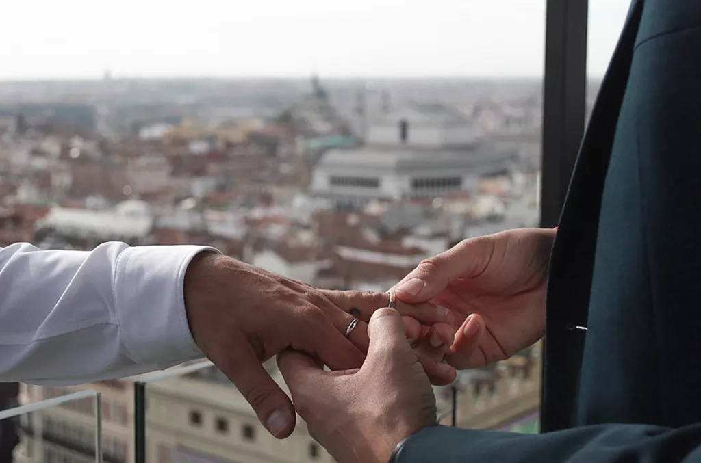 Die eingetragene Lebenspartnerschaft kann bei jedem Standesamt angemeldet werden.