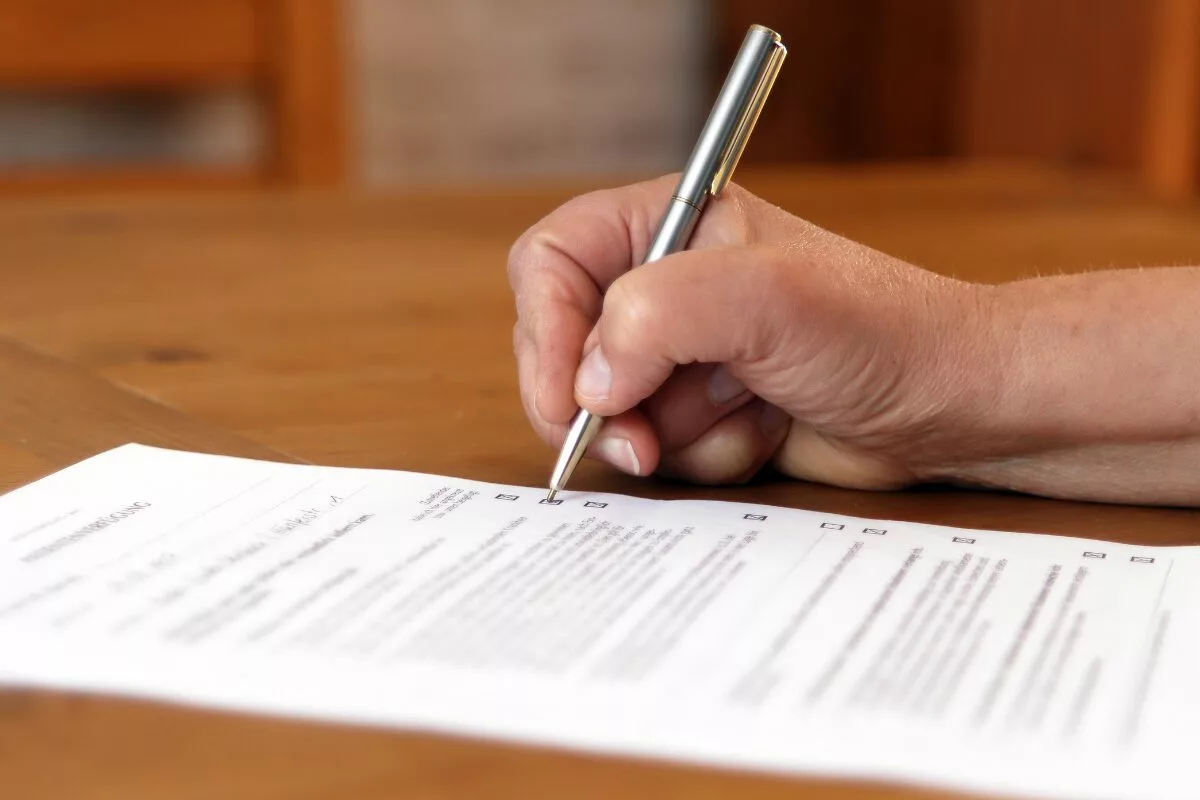 Beim Formular des Weiterbewilligungsantrag ist wichtig, dass Sie relevante Änderungen festhalten.